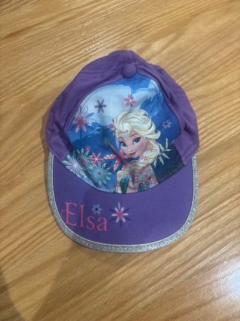 Casquette la reine des neiges 