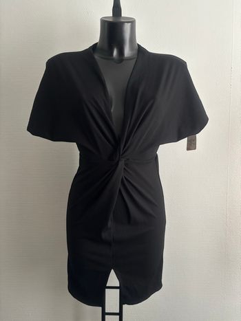 Robe noire neuve