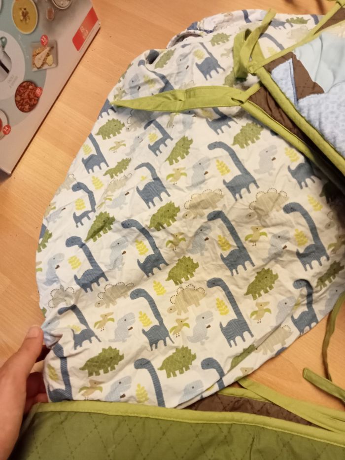 Tour de lit thème "dinosaures" - photo numéro 4