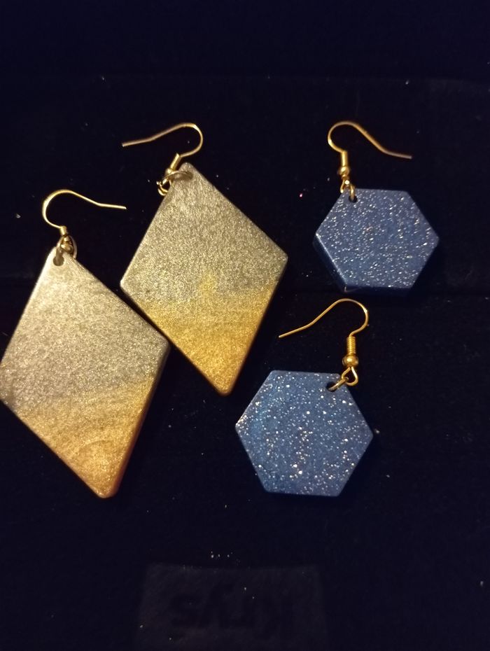 Lot de boucles d'oreilles en résine