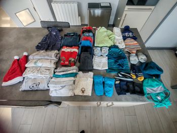 Lot de 45 vêtements 6-9 mois