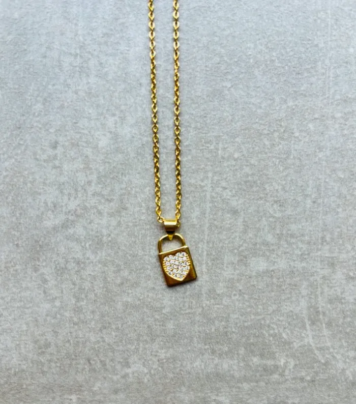 Magnifique collier cadenas coeur femme neuf