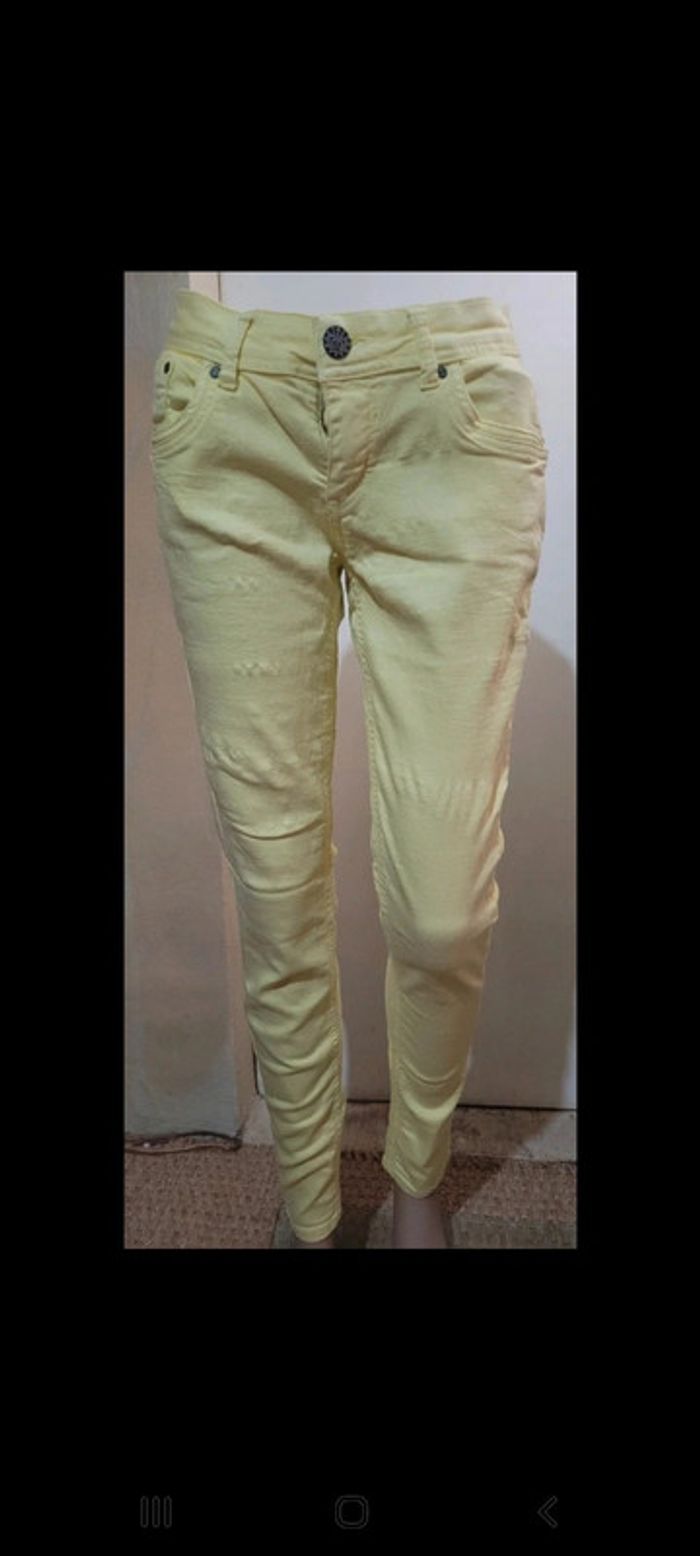 Jean jaune, taille 38