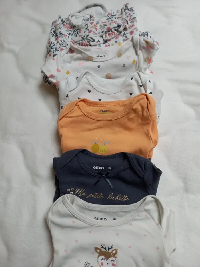 Lot vêtements bébé 6 mois - photo numéro 2
