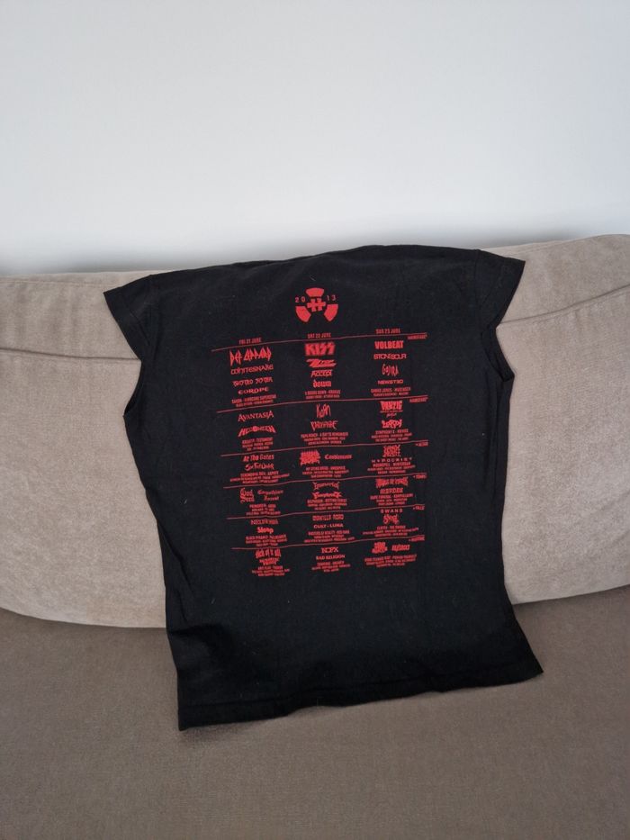 Tee-shirt noir avec motif crâne avec roses rouge, Hellfest édition 2013 - photo numéro 10