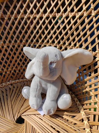 Peluche éléphant Dumbo Disney Store