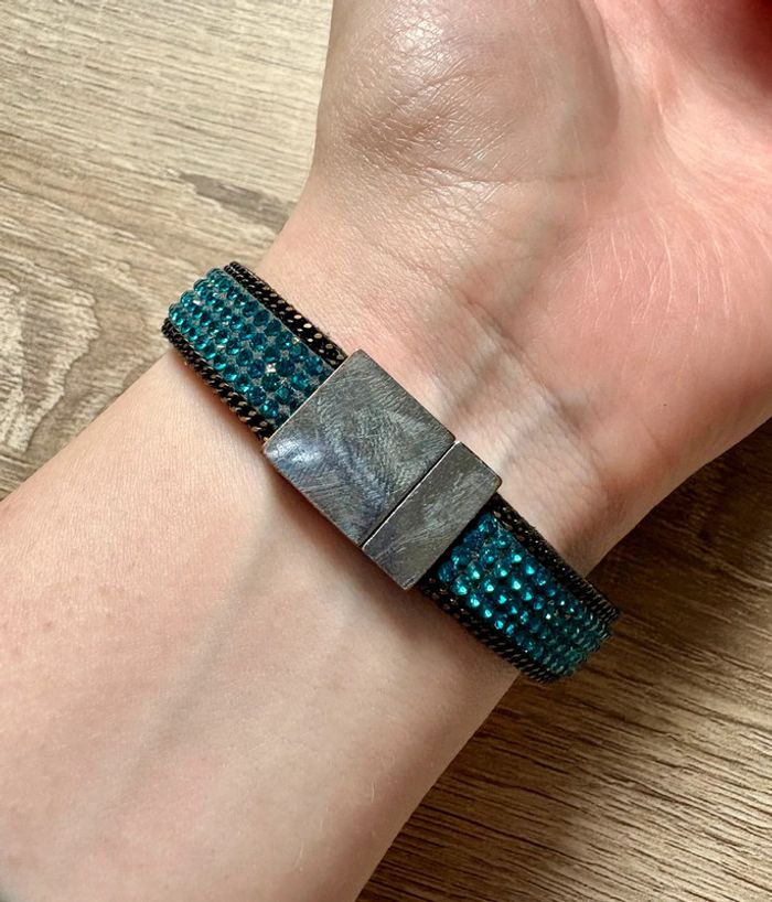 Bracelet aimanté bleu à strass - photo numéro 2