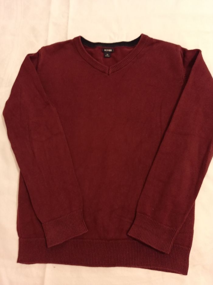 Marque Kiabi pull en laine col v taille 8 ans couleur bordeaux voir photos