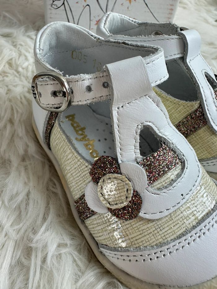 Paire de sandales Babybotte taille 18 - photo numéro 4