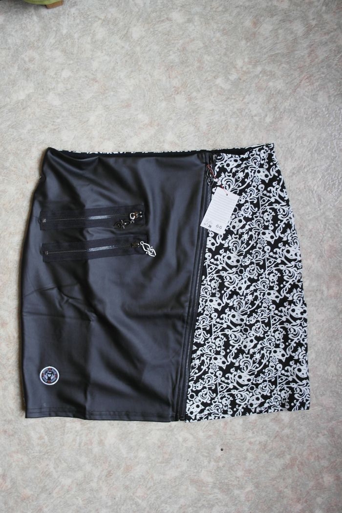 jupe Emily the Strange - taille M