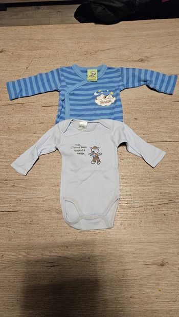 Lot de 2 bodies à manches longues, bleus Snoopy, bon état, 3 mois