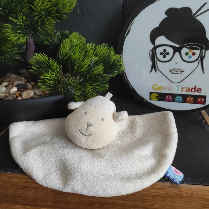Doudou Peluche Sucre D'orge Mouton Rond Blanc Crème Écru Beige #geektradedoudou