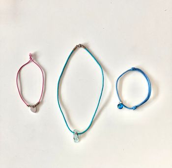 Lot bijoux fille 1 collier et deux bracelets