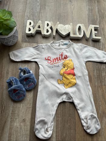 - Pyjama Disney        - 1 mois - bon état