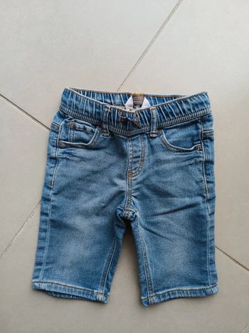 Short en jean taille 6/7 ans