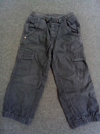 Pantalon foncé
