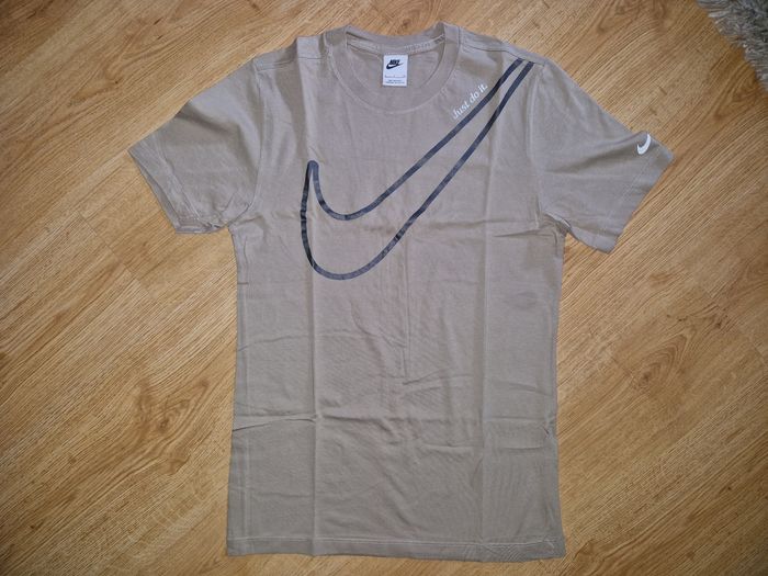 T shirt Nike taille S TBE