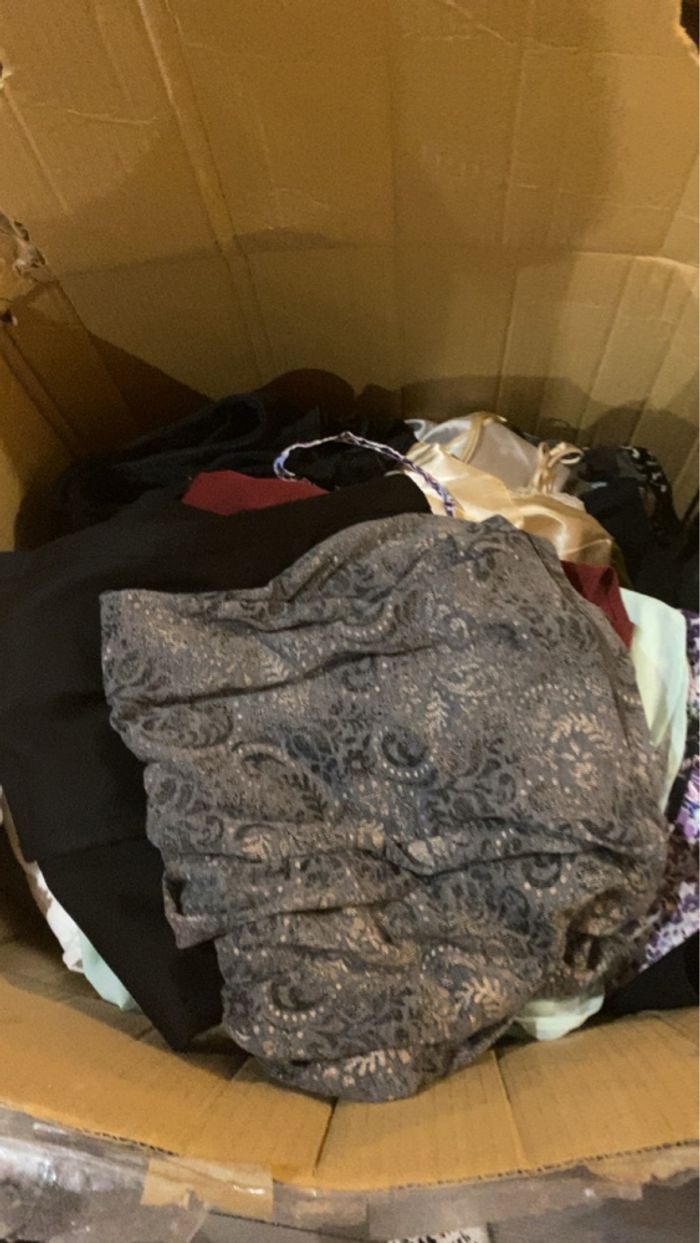 Lot revendeur ou autre pour femme m l - photo numéro 3