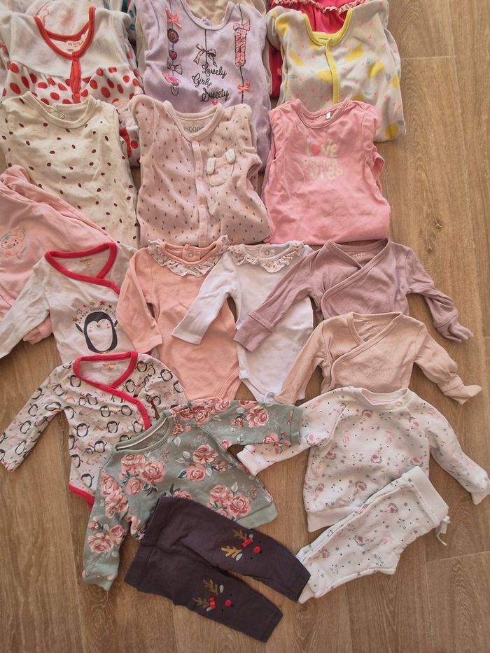 Gros lot pyjama bodies filles - photo numéro 2