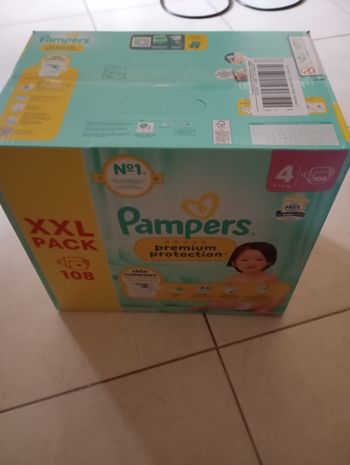 Pack xxl de Pampers premium protection taille 4 neuf