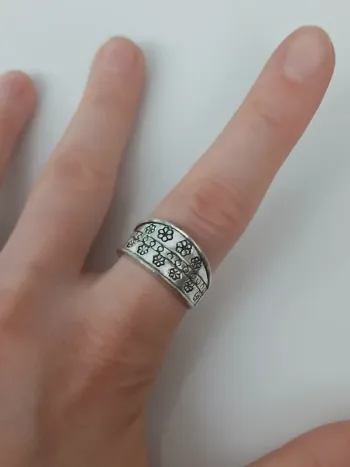 Bague fleurs argentée tendance en acier inoxydable