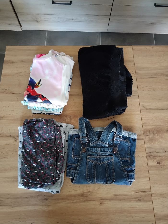 Lot vêtements fille taille 6 ans - photo numéro 1