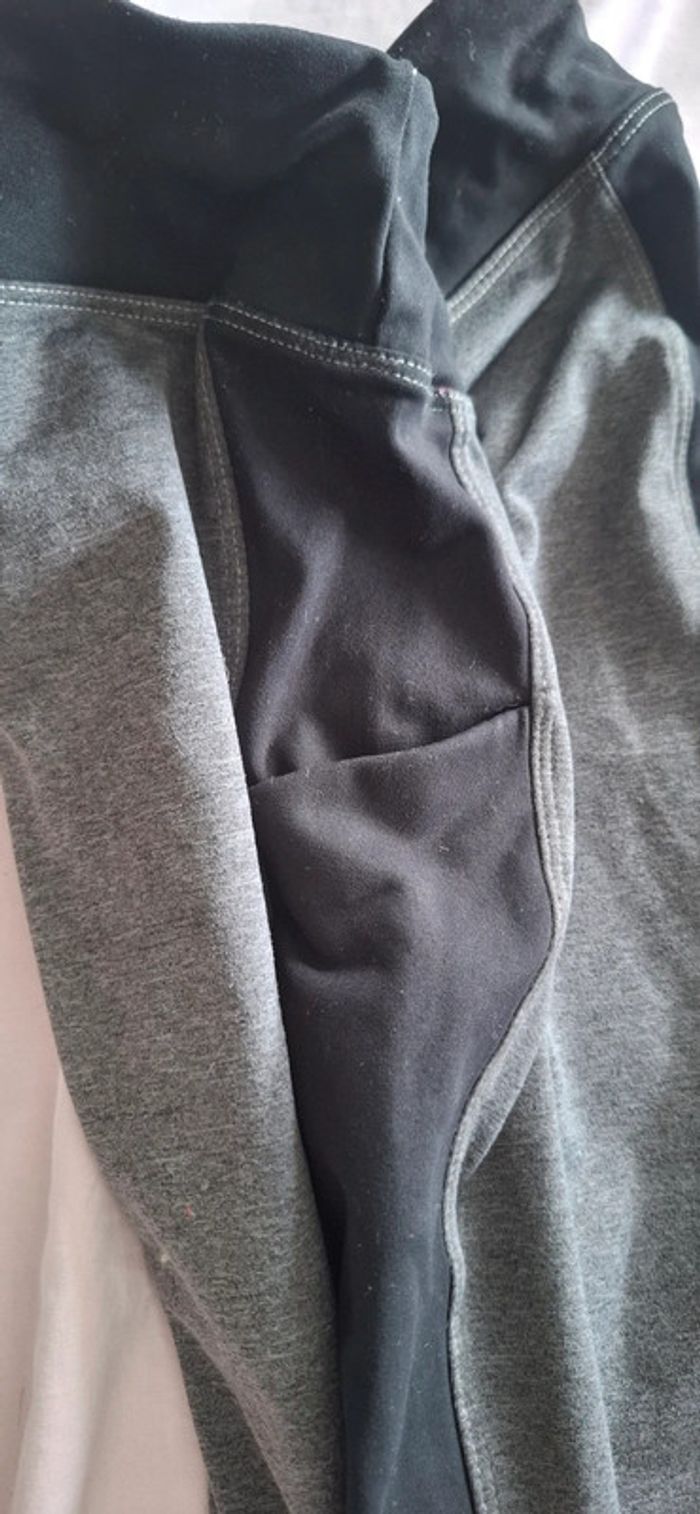 Leggings sport taille S gris et noir avec pochettes laterales - photo numéro 3