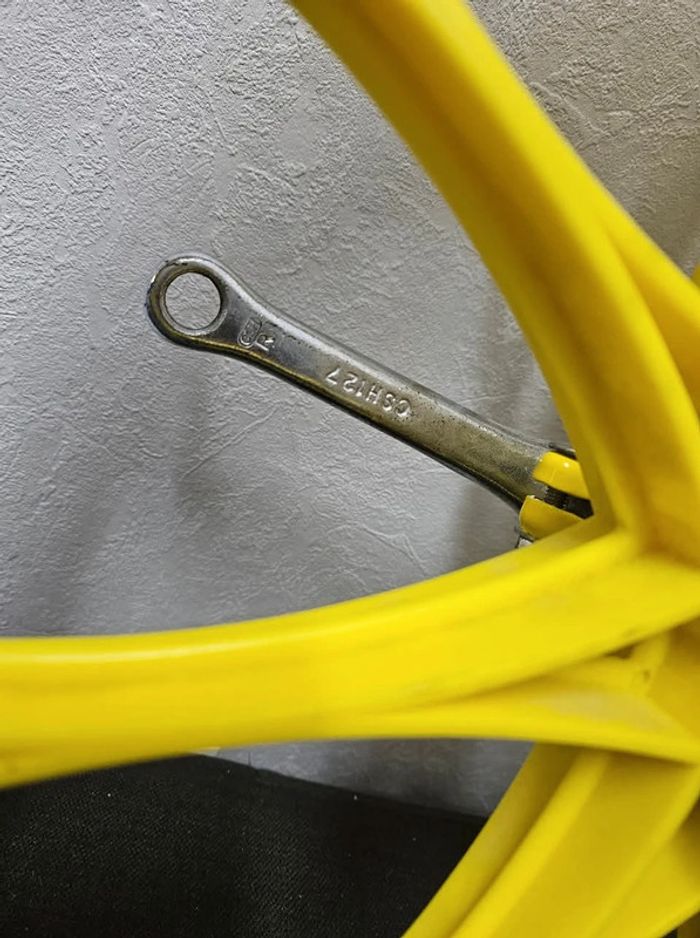Monocycle.
Muler.
En l'état.
Pneu à regonfler ou à changer.
Manque selle et pédales. - photo numéro 6