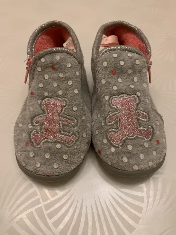 Chaussons fille 24