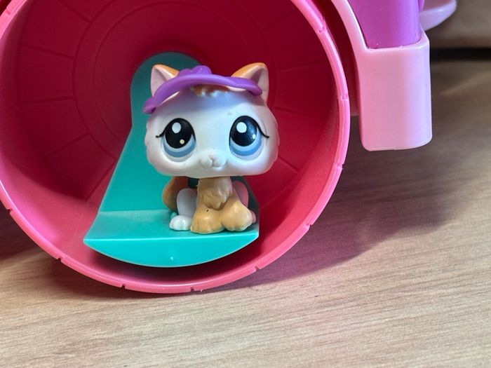 Food truck + accessoires + 3 figurines Littlest Petshop - photo numéro 4