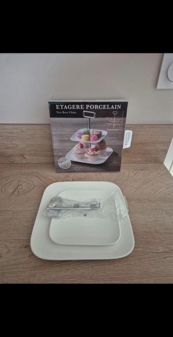 Présentation desserts/gâteaux porcelaine