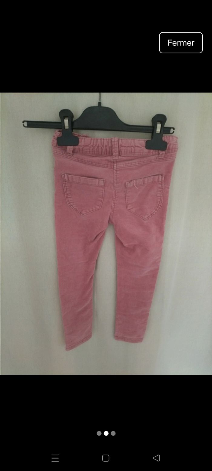 Pantalon rose skinny Kiabi 24 mois - photo numéro 2