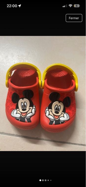 Crocs Disney Mickey rouge enfant taille C6 soit 22-23 EU