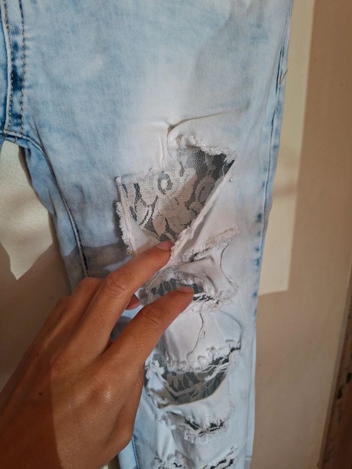 Jeans troué dentelle 36 - photo numéro 2
