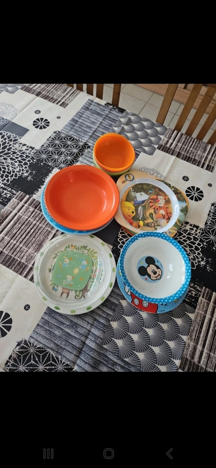 Lot assiettes enfant