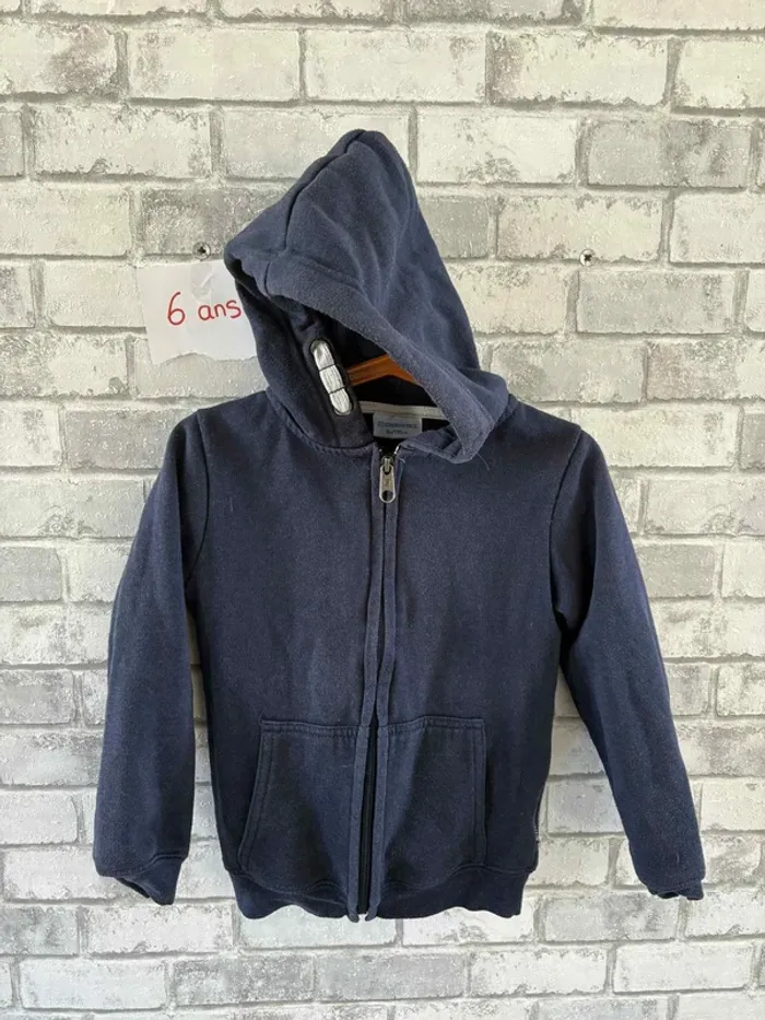 gilet a capuche bleu marine