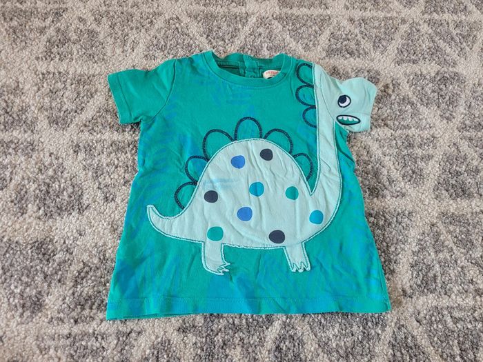 Barboteuse et t-shirts 18 mois - photo numéro 7