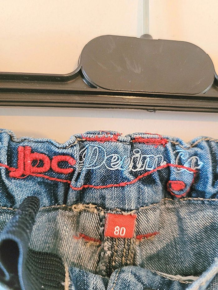 Magnifique petit Short en jeans jbc taille 12 mois - photo numéro 3
