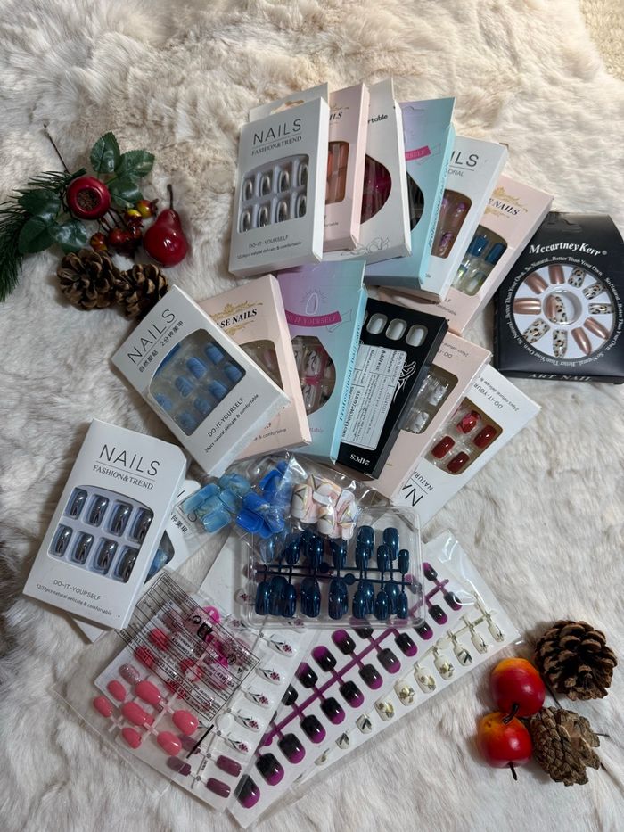 Lot ongles - faux ongles