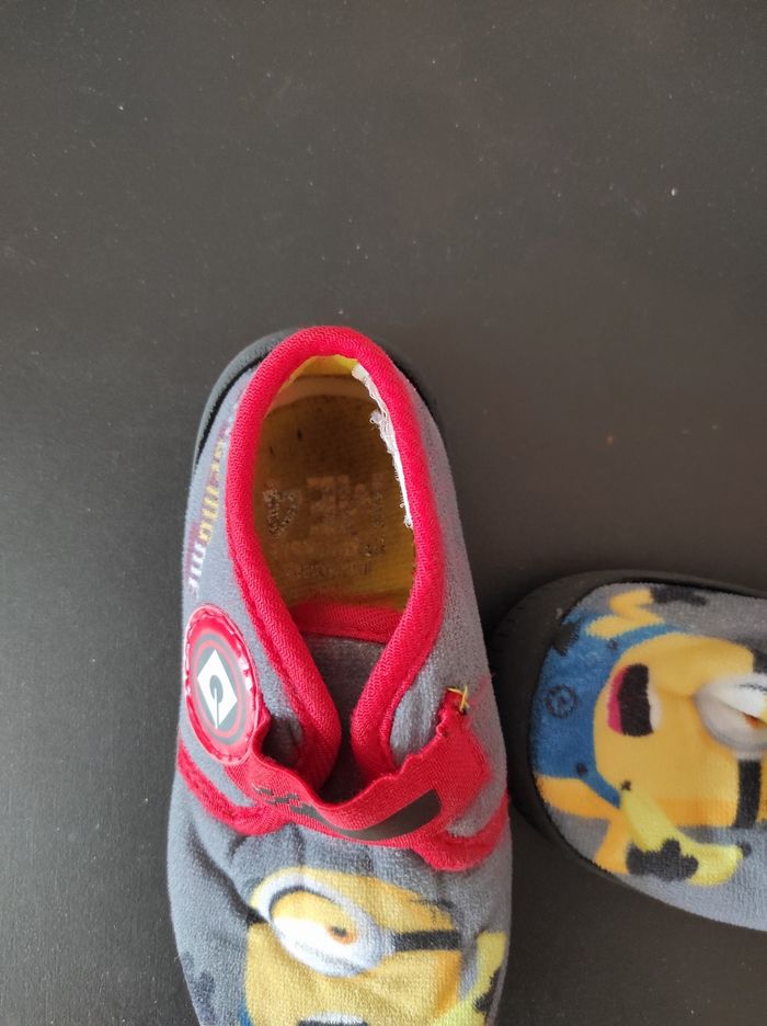 💛 Chaussons garçon – Pointure 27 – Les Minions – Bon état - photo numéro 5