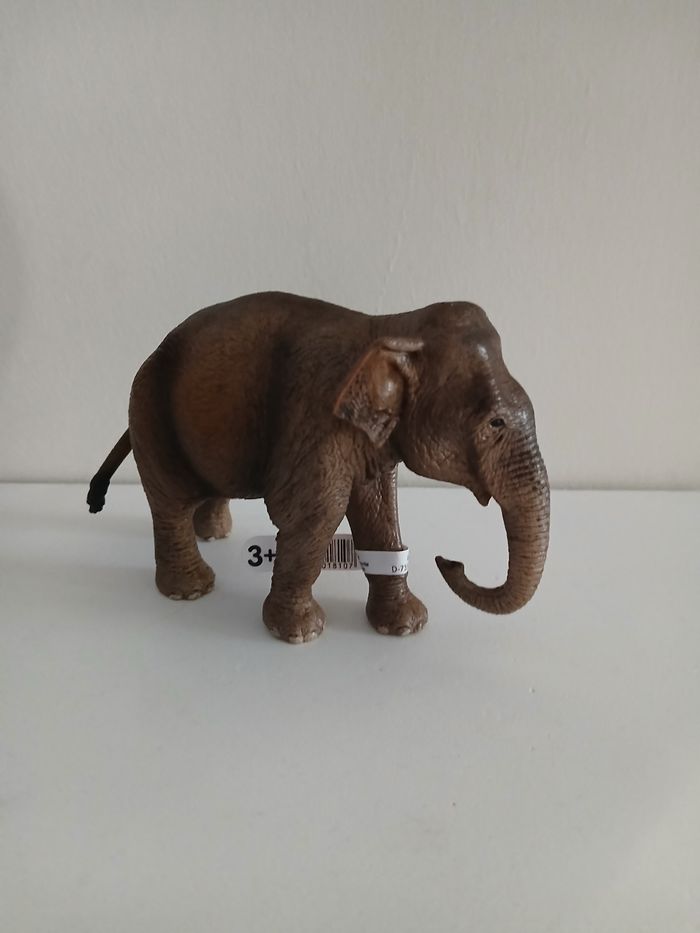 Figurine schleich Éléphant d'Asie neuf