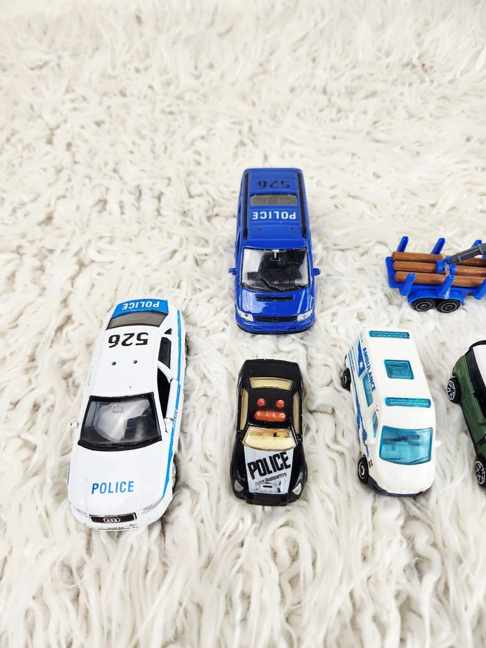 Lot de 5 véhicules et un tracteur avec ces accessoires Multimarques 🎅 - photo numéro 2