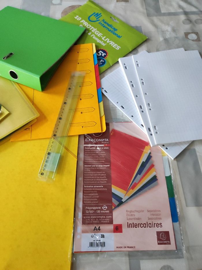 Lot de fournitures scolaires - photo numéro 3