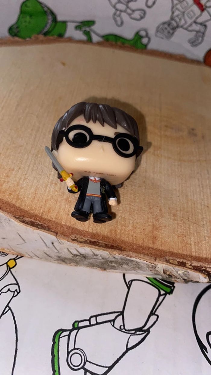 Harry potter avec sont épée - photo numéro 3