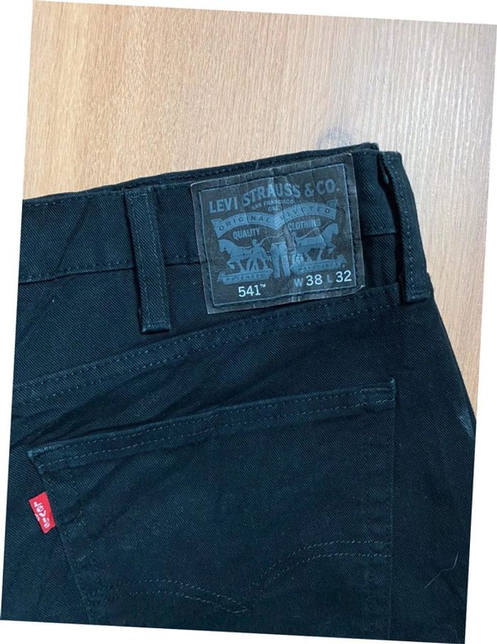 Jean Levis noir W38 L32 coupe droite - photo numéro 2