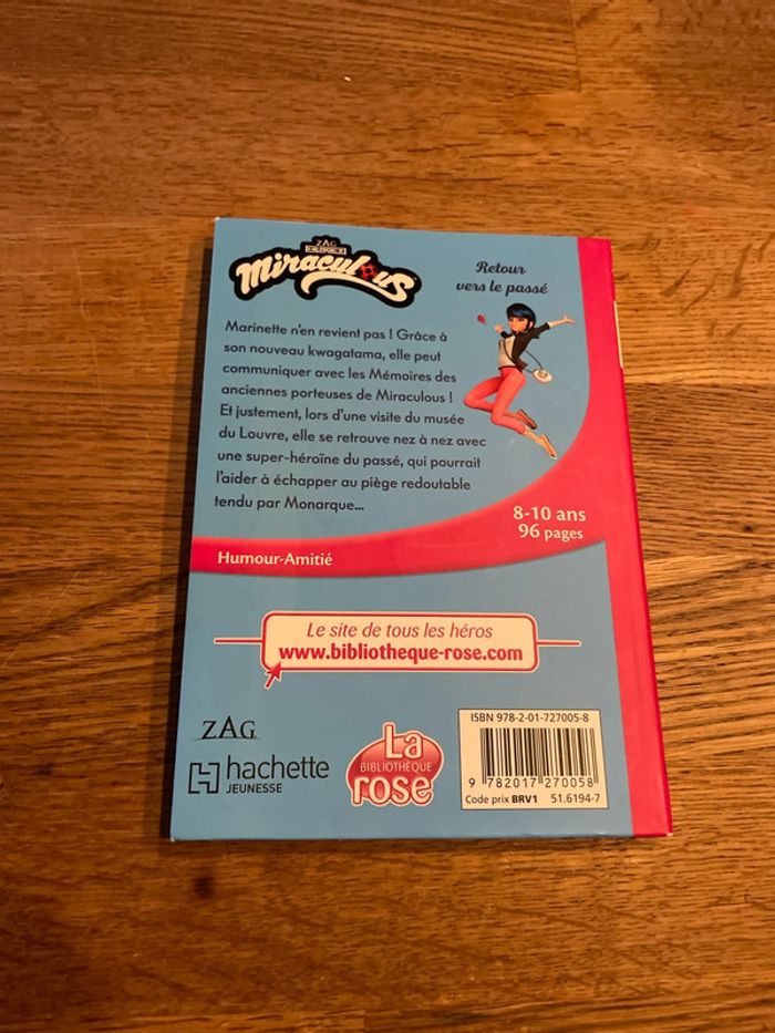 Livre La bibliothèque Rose Miraculous Retour vers le passé Numéro 51 - photo numéro 3