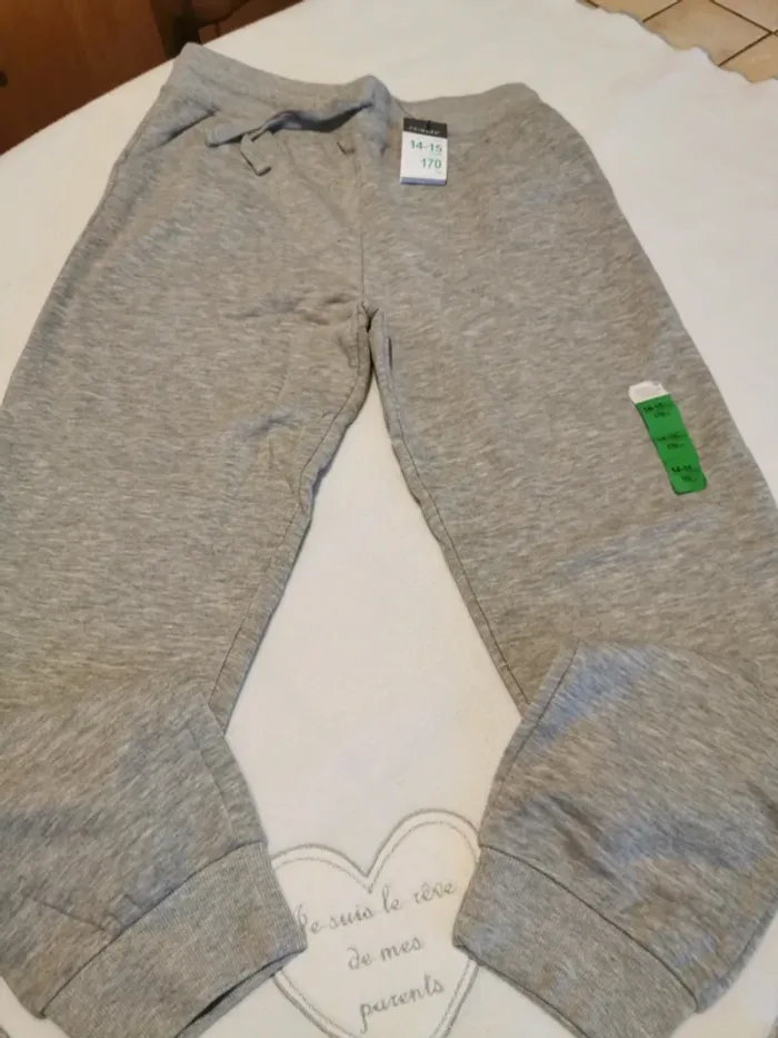 Pantalon 14 - 15 ans neuf