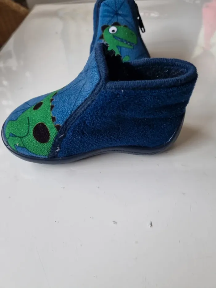 Chaussons dinosaure - photo numéro 3