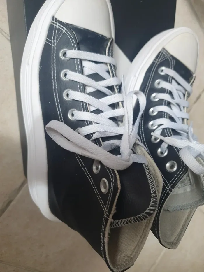 Converse noire - photo numéro 4