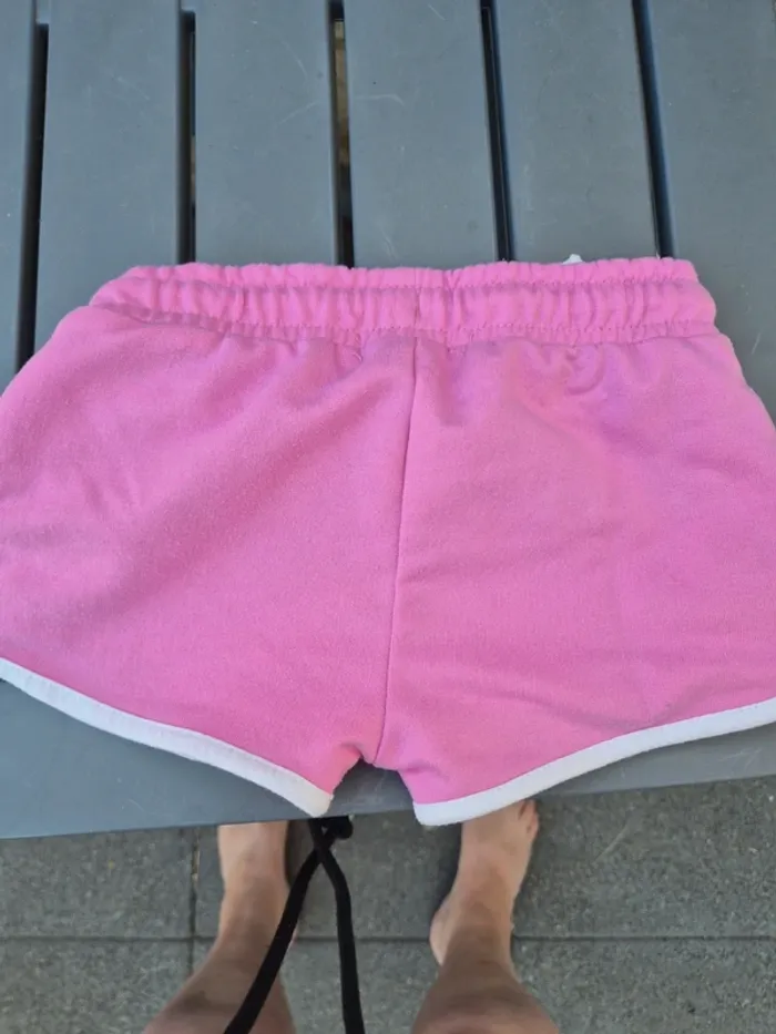 Short rose et blanc - photo numéro 3